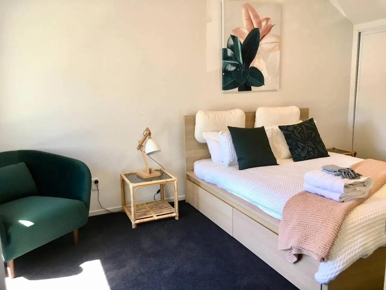 Number 1 - Chic Inner City Rooms Christchurch
